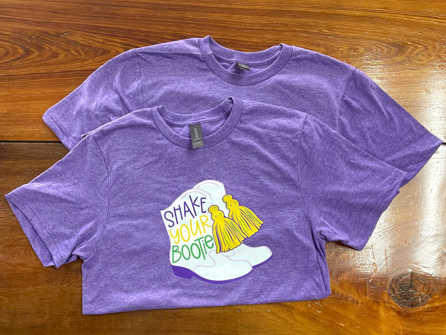 Shake your bootie T-shirt