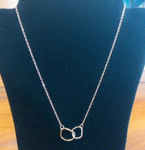 Gold double circle interlock necklace